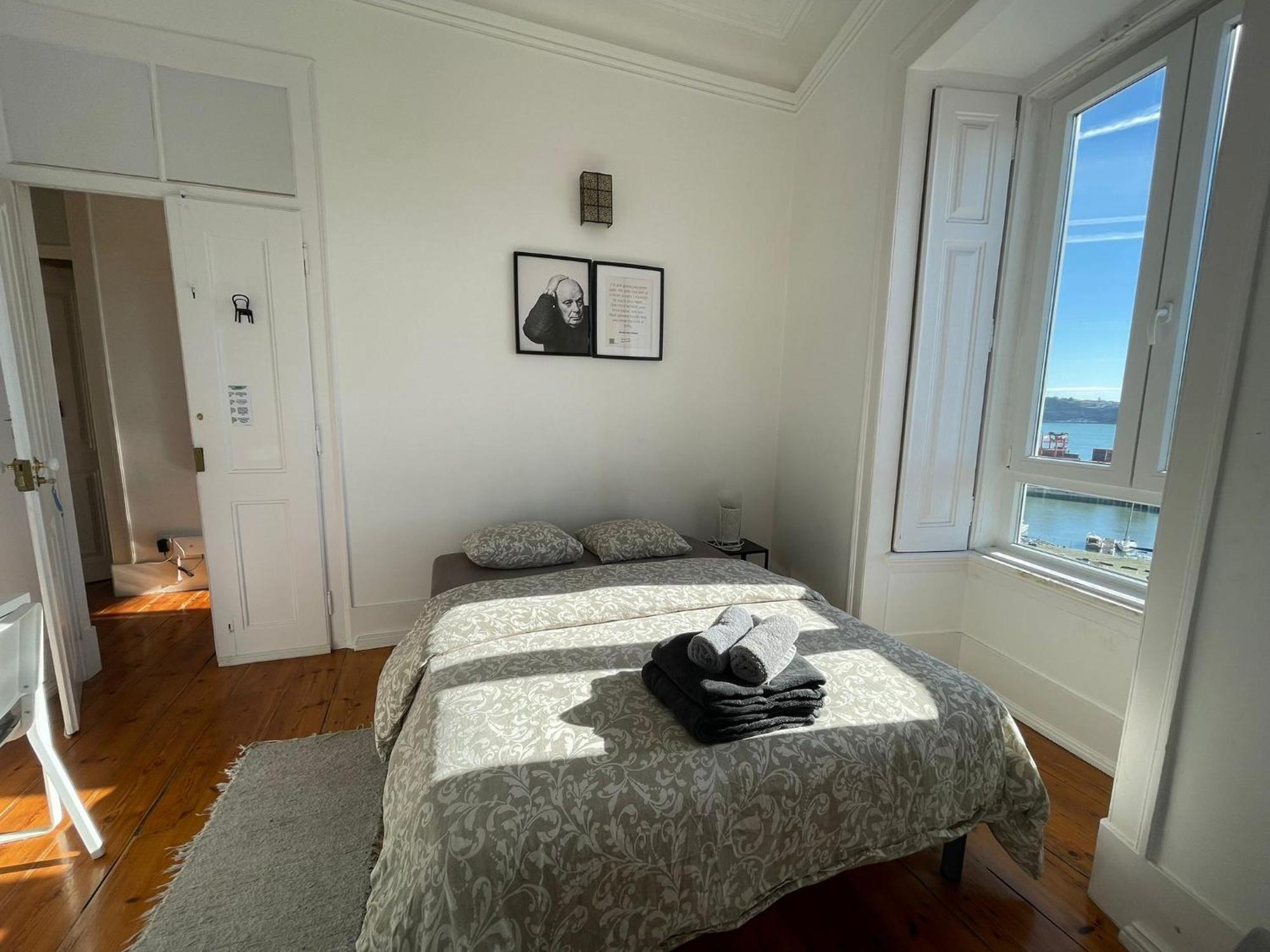 Embassy Arriaga Private Elegance Rooms In Stylish Shared Apartment Lisbon Luaran gambar