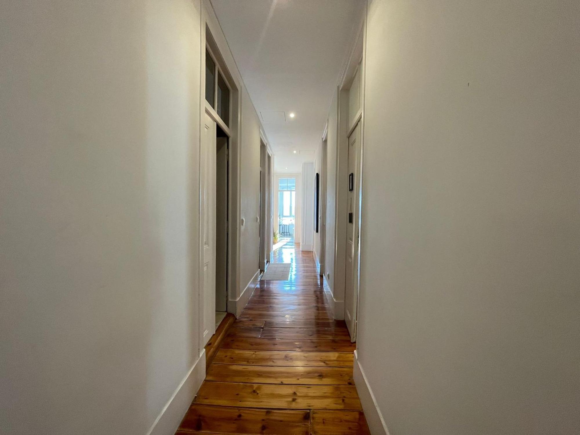 Embassy Arriaga Private Elegance Rooms In Stylish Shared Apartment Lisbon Luaran gambar