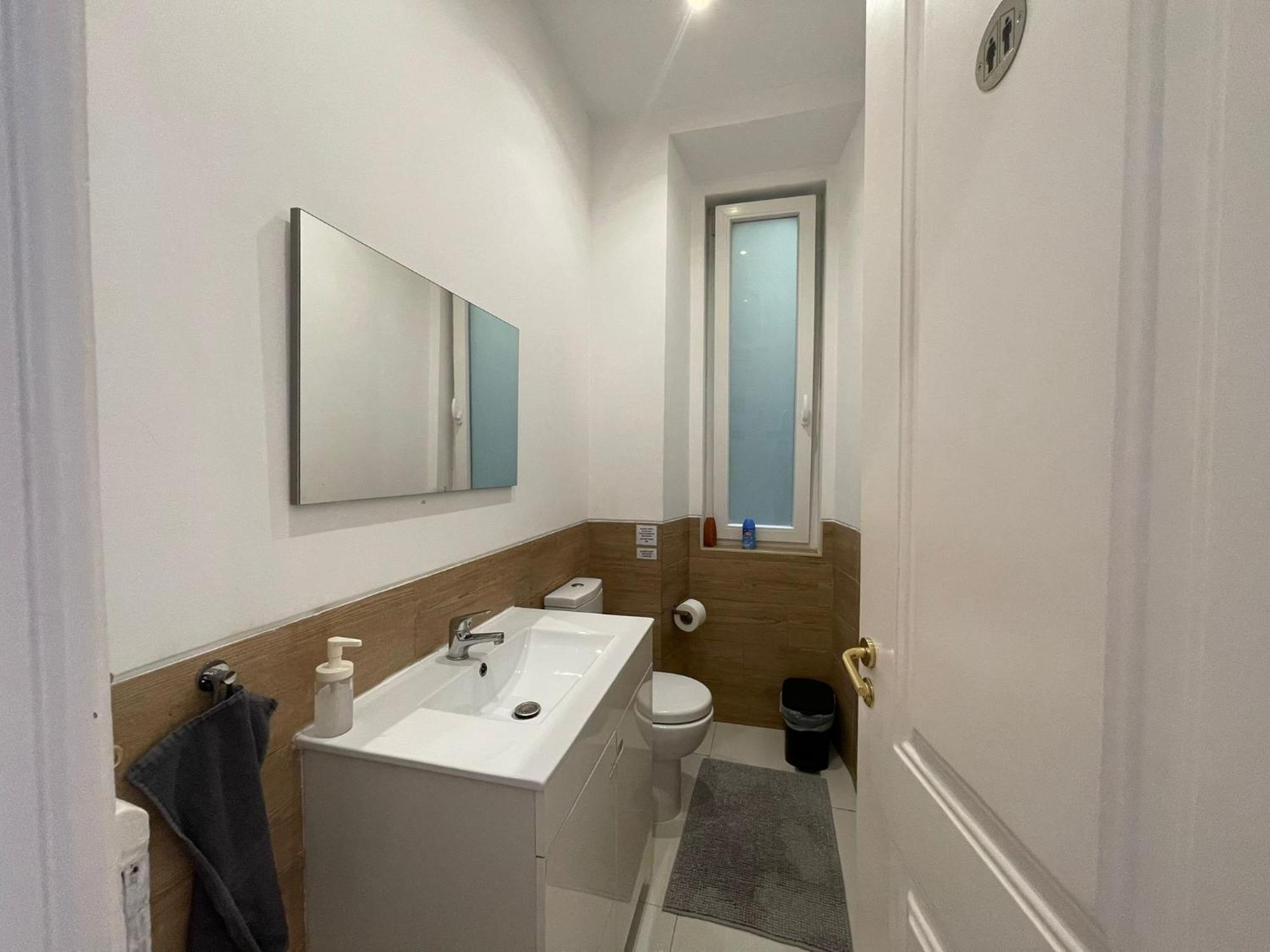Embassy Arriaga Private Elegance Rooms In Stylish Shared Apartment Lisbon Luaran gambar